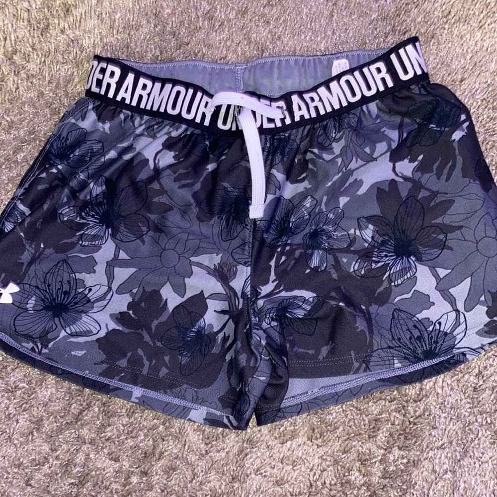 Really cute comfy shorts with a cute design.